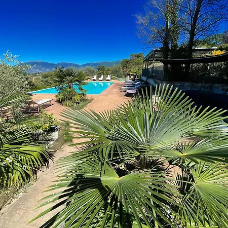 3 Guests Pool Site - With Infinity Pool, Extensive Grounds Apartment *