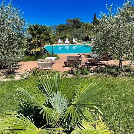 3 Guests Pool Site - With Infinity Pool, Extensive Grounds Apartment