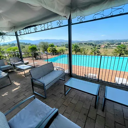 3 Guests Pool Site - With Infinity Pool, Extensive Grounds *