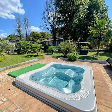 3 Infinity Pool, Extensive Grounds With Shrubs - Flowers, Jacuzzi - Sleeps 4 * Spoleto