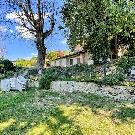3 Guests Pool Site - With Infinity Pool, Extensive Grounds Apartment Spoleto