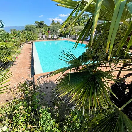 3 Infinity Pool, Extensive Grounds With Shrubs - Flowers, Jacuzzi - Sleeps 4 *