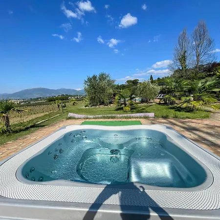 Appartamento 3 Infinity Pool, Extensive Grounds With Shrubs - Flowers, Jacuzzi - Sleeps 4