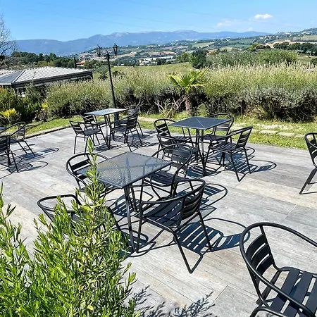 Lejlighed 3 Infinity Pool, Extensive Grounds With Shrubs - Flowers, Jacuzzi - Sleeps 4 *