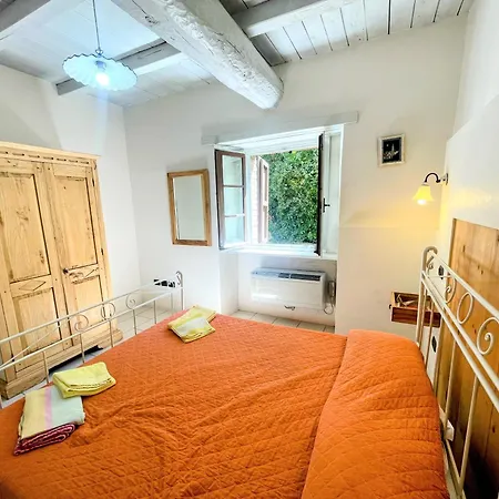 3 Infinity Pool, Extensive Grounds With Shrubs - Flowers, Jacuzzi - Sleeps 4 Spoleto