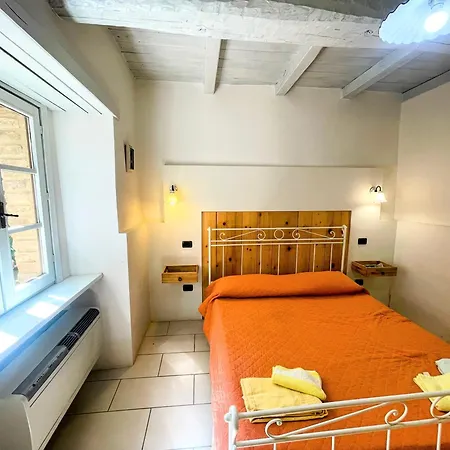 3 Guests Pool Site - With Infinity Pool, Extensive Grounds Apartment