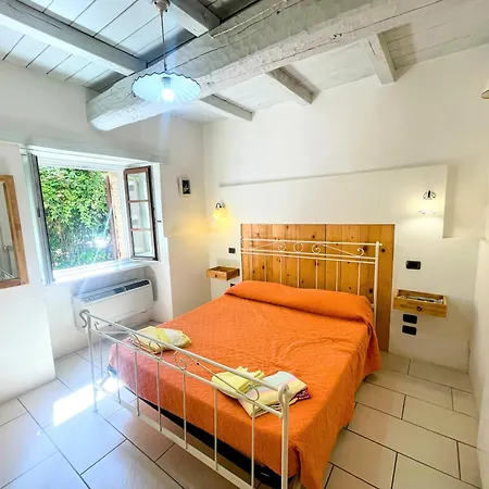 Lejlighed 3 Infinity Pool, Extensive Grounds With Shrubs - Flowers, Jacuzzi - Sleeps 4 *