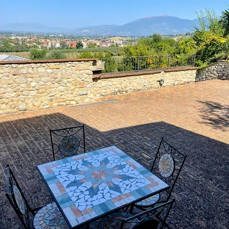 3 Infinity Pool, Extensive Grounds With Shrubs - Flowers, Jacuzzi - Sleeps 4 Spoleto