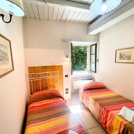3 Infinity Pool, Extensive Grounds With Shrubs - Flowers, Jacuzzi - Sleeps 4 Appartamento
