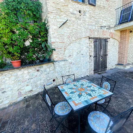 3 Guests Pool Site - With Infinity Pool, Extensive Grounds *