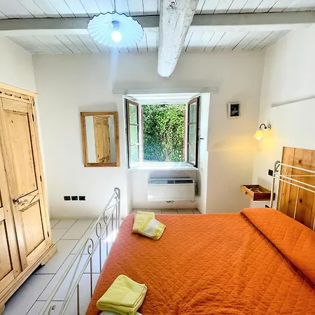 3 Infinity Pool, Extensive Grounds With Shrubs - Flowers, Jacuzzi - Sleeps 4 Lejlighed Spoleto