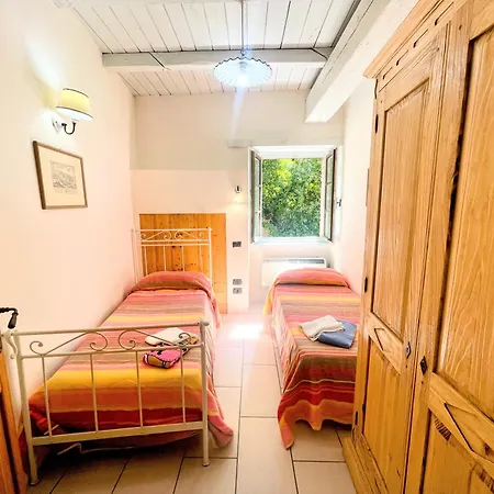 3 Guests Pool Site - With Infinity Pool, Extensive Grounds * Spoleto