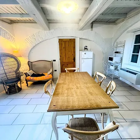 3 Guests Pool Site - With Infinity Pool, Extensive Grounds Spoleto