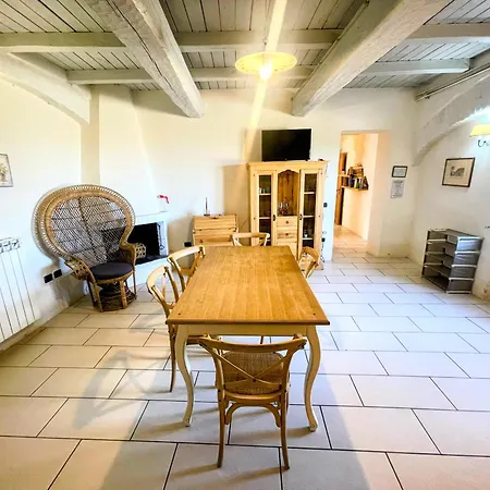 Apartment 3 Guests Pool Site - With Infinity Pool, Extensive Grounds Spoleto