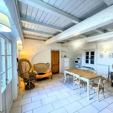 Apartment 3 Guests Pool Site - With Infinity Pool, Extensive Grounds *