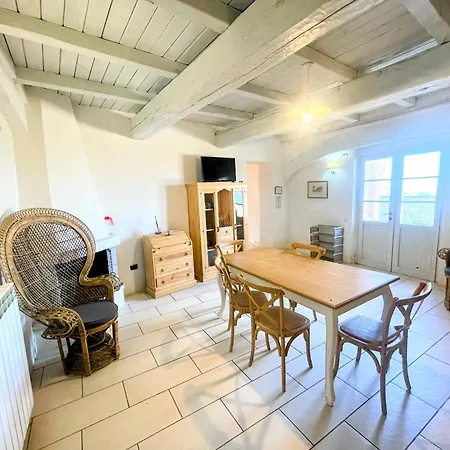Apartment 3 Guests Pool Site - With Infinity Pool, Extensive Grounds Spoleto