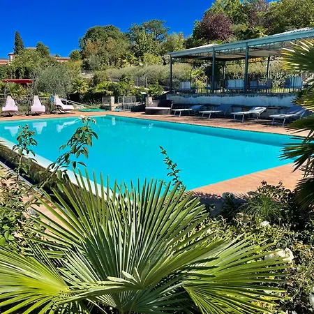 Appartamento 3 Infinity Pool, Extensive Grounds With Shrubs - Flowers, Jacuzzi - Sleeps 4