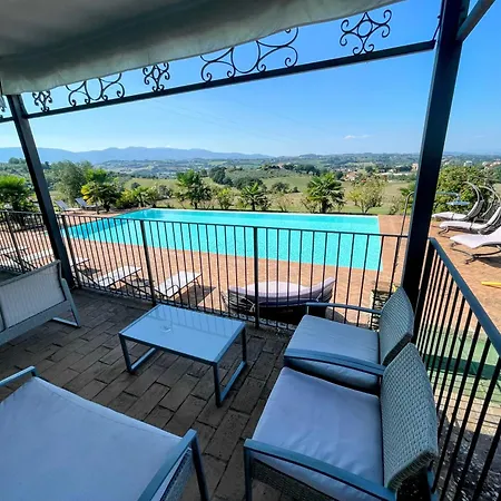 3 Guests Pool Site - With Infinity Pool, Extensive Grounds Apartment Spoleto